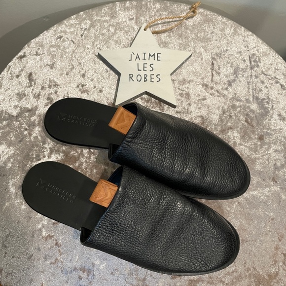 MERCEDES CASTILLO Shoes - MERCEDES CASTILLO “Teah” Black Pebbled Leather Platform Mules - RARE!!!